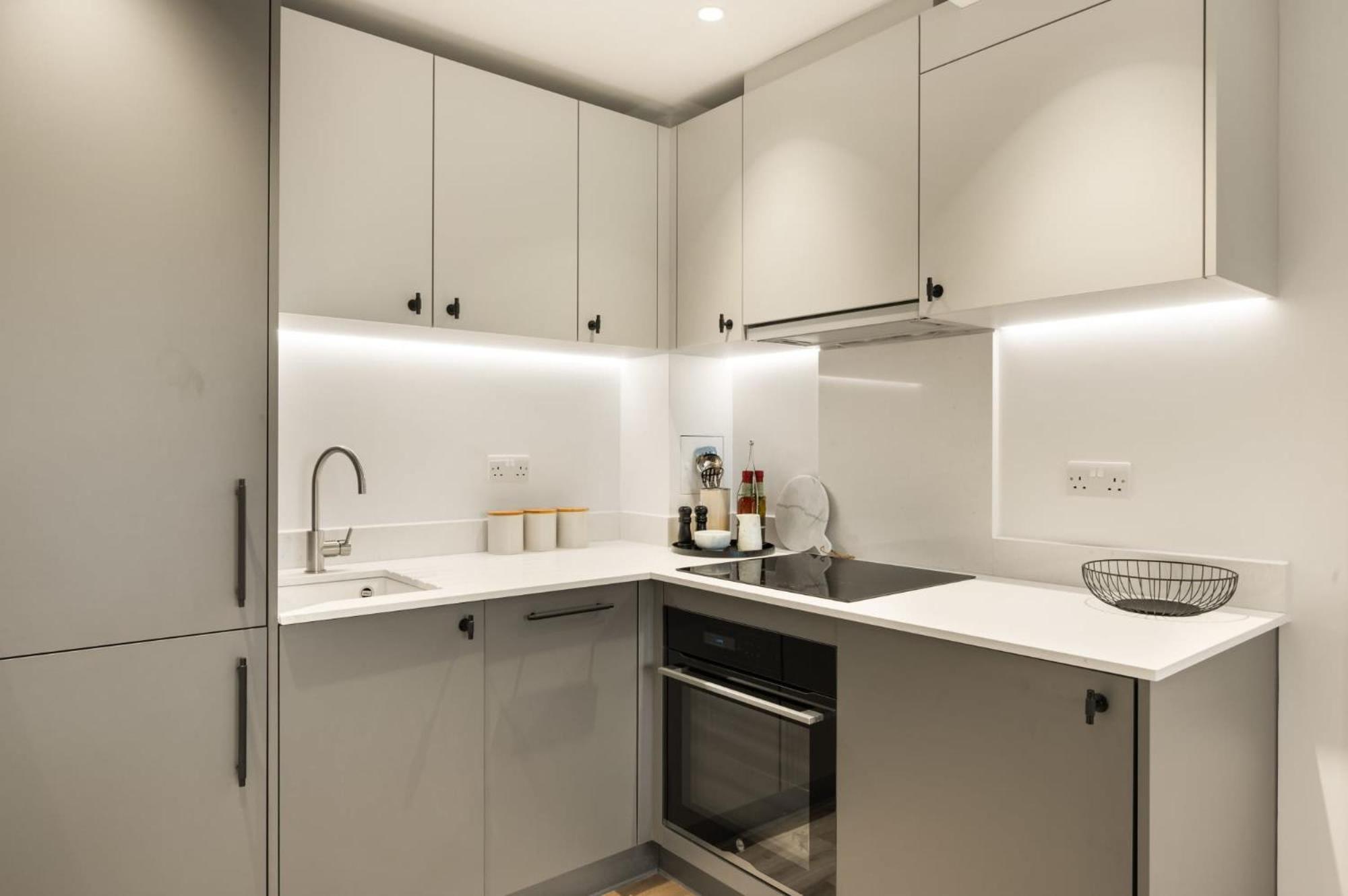 Dolphin House - Serviced Living In Appartement